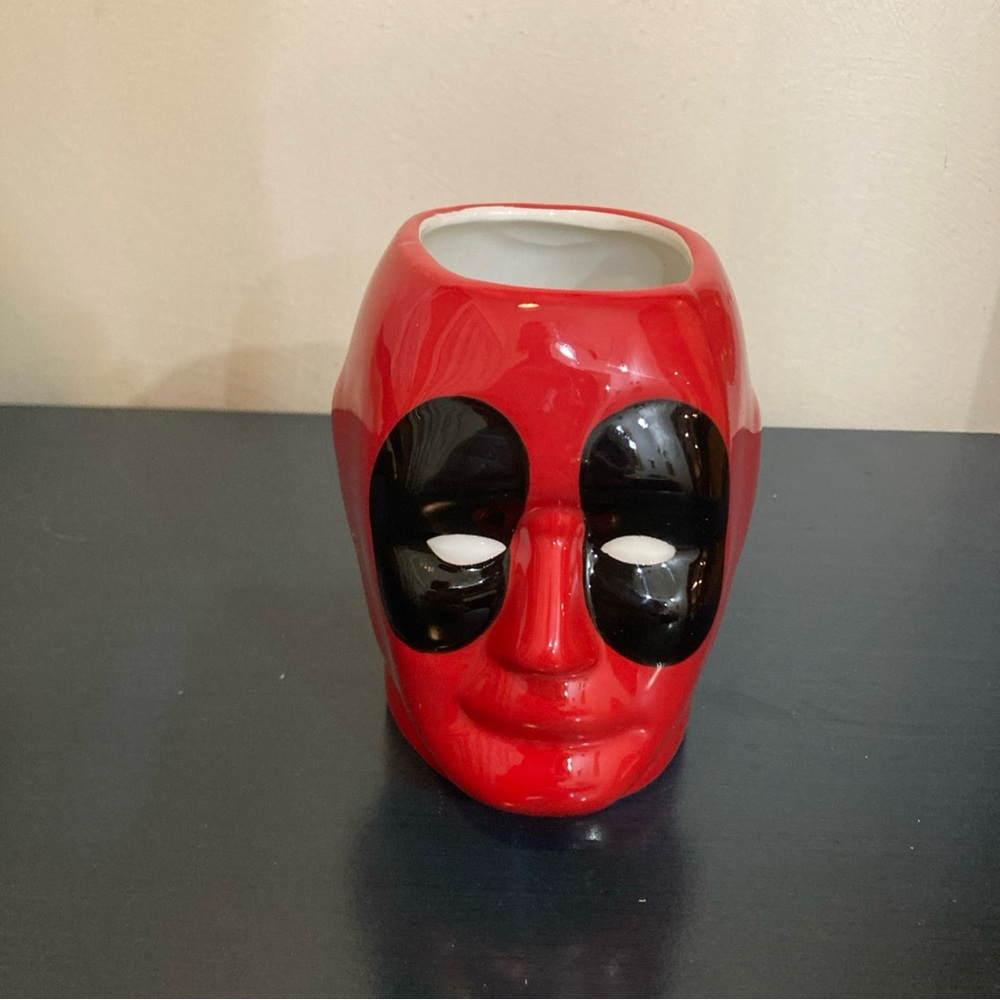Marvel Deadpool Ceramic 20 oz Coffee/ Tea Mug, Silver Buffalo